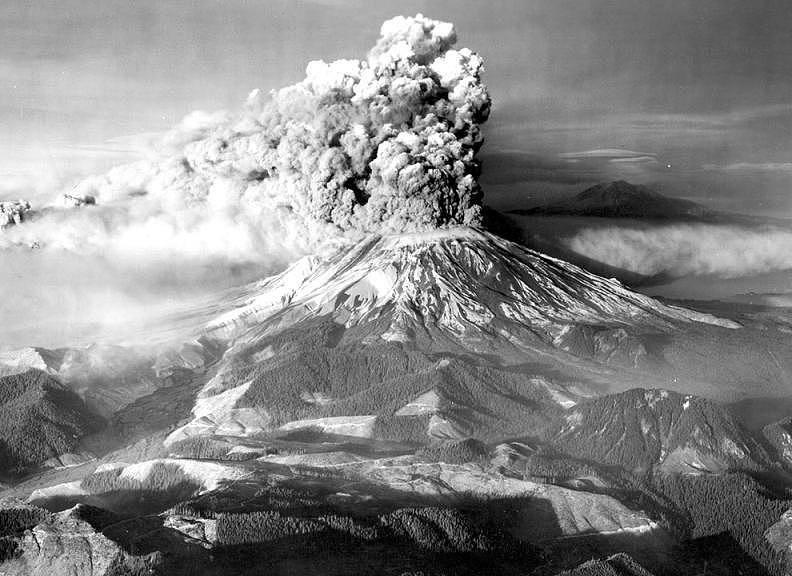 <p>Saint Helens Volkanı - Washington (ABD) (Mayıs 1980) </p>

<p> </p>
