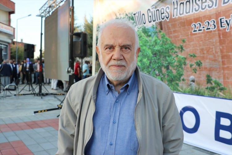 <p>Siirt Üniversitesi İlahiyat Fakültesi Dekanı Prof. Dr. İhsan Süreyya Sırma, yaptığı açıklamada, ışık hadisesinin bazı mesajlar verdiğini söyledi.</p>
