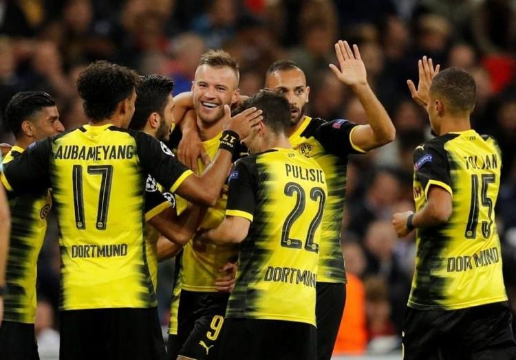 <p>12- BORUSSIA DORTMUND: 75.000</p>