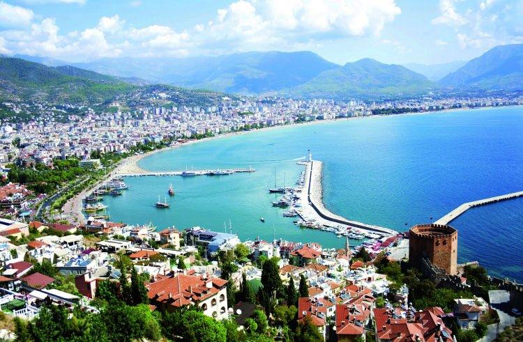 <p>ANTALYA: Doğal, tarihi ve kültürel zenginliklerinin yanı sıra konaklama olanaklarının bolluğuna dikkat çekildi.</p>
