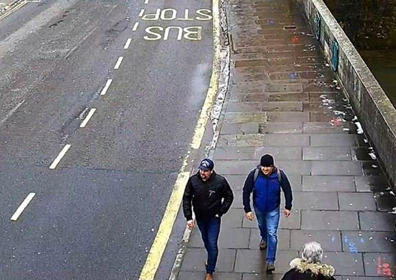 <p>İngiltere'nin Salisbury kentinde eski çifte ajan Sergey Skripal ile kızı Julia'ya suikast girişiminde bulunmakla suçlanan iki Rus zanlıdan birinin 'gerçek kimliği' tespit edildi.</p>