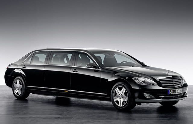 <p>Mercedes- Benz Pullman S600</p>
