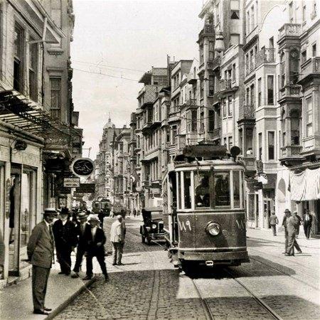 <p>İstiklal Caddesi (1925-28)</p>

<p> </p>
