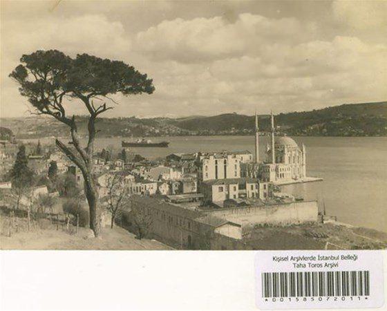 <p>1930 – 1950 arası dönemden Ortaköy sırtlarından İstanbul Boğazı ve Büyük Mecidiye Camii</p>

<p> </p>
