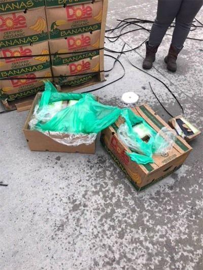 <p><strong>Benzer vakalar</strong></p>

<p>Nisan'da İspanyol polisi Kolombiya'dan gönderilen bir muz konteynerinde 9 ton kokain bulmuştu.</p>

<p>Şubat'ta Arnavutluk'ta yine Kolombiya'dan gelen muz kolilerinde yaklaşık 700 kilo, Temmuz 2016'da da Kolombiya ve bazı Güney Amerika ülkelerinden gönderilen muz kasalarında 2,3 ton kokain ele geçirilmişti.</p>
