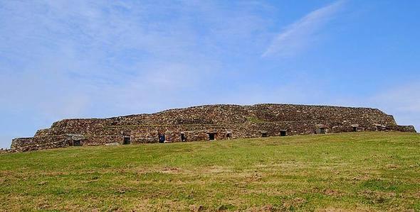 <p>Barnenez</p>
<p>Nerede? Fransa</p>
<p>Yapılışı (Yıl): Milattan Önce 4850</p>