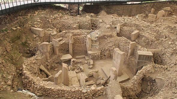 <p>Göbekli Tepe</p>
<p>Nerede? Türkiye</p>
<p>Yapılışı (Yıl): Milattan Önce 12000-8400</p>