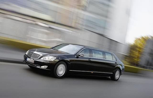 <p>Mercedes Benz S600</p>
