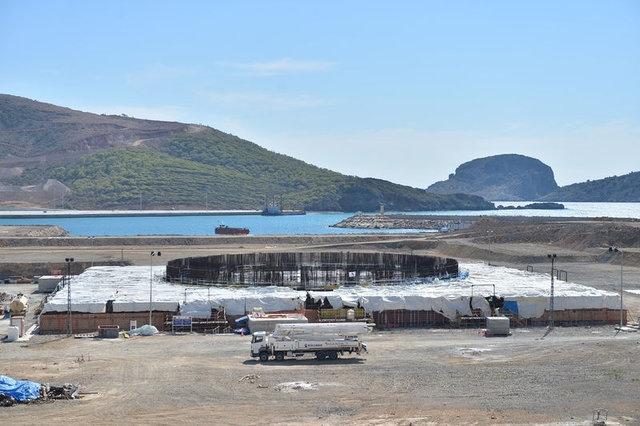 <p>Türkiye'nin ilk nükleer güç santrali projesi olan ve yapımına devam edilen Mersin'deki Akkuyu Nükleer Güç Santrali (NGS), "Açık Kapı" etkinliği kapsamında ilk kez vatandaşların ziyaretine açıldı.</p>

<p> </p>
