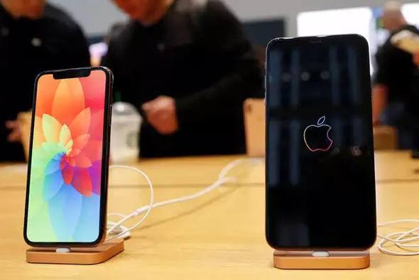 <p><strong>Hong Kong </strong></p>
<p>iPhone XS (64 GB): 1095 dolar</p>