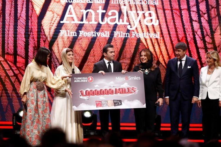 <p>10 filmin yarıştığı festivalde " En İyi Film" ödülünü Jafar Panahani aldı.</p>