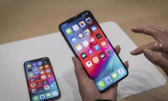<p><strong>Rusya </strong></p>
<p>iPhone XS (64 GB): 1292 dolar</p>