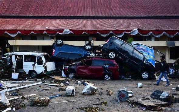 <p>Sutopo Purwo Nugroho deprem sonrası oluşan tsunami dalgalarının yüksekliğinin de 6 metreyi aştığını belirtti.</p>
<p> </p>