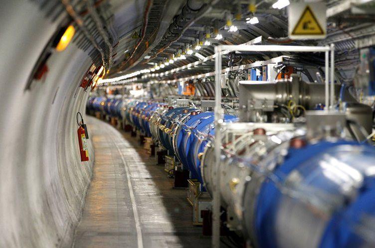 <p>Cern'deki Büyük Hadron Çarpıştırıcısı.</p>
<p> </p>