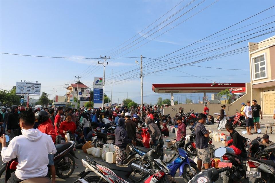 <p>Endonezya'nın Sulawesi Adası'nda meydana gelen deprem ve tsunaminin ardından b&ouml;lgedeki halk, i&ccedil;me suyu ve gıda gibi temel insani ihtiya&ccedil;larını bulmakta zorluk &ccedil;ekiyor.</p>

<p>&nbsp;</p>
