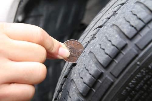 <p>Lastiklerinizin değişim zamanının gelip gelmediğini kontrol etmek için bu basit testi uygulayabilirsiniz. </p>

<p> </p>
