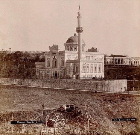 <p>Hamidiye Camii - Yıldız (1886) </p>

<p> </p>
