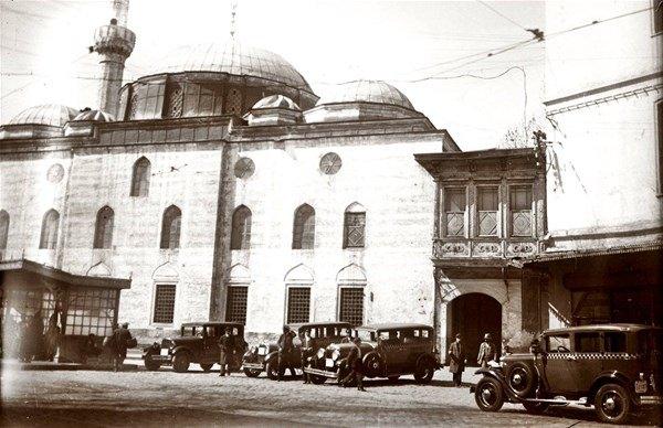 <p>Sinan Paşa Camii (1930'lu yıllar)</p>

<p> </p>
