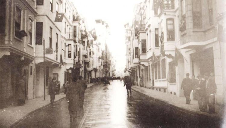 <p>1930 Tarlabaşı</p>

<p> </p>
