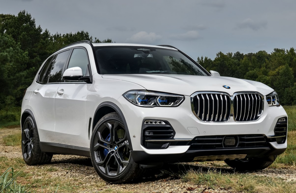 <p>Bu özellik BMW X5'in sportif ve dayanıklı karakterine daha fazla katlı sağlayacak.</p>