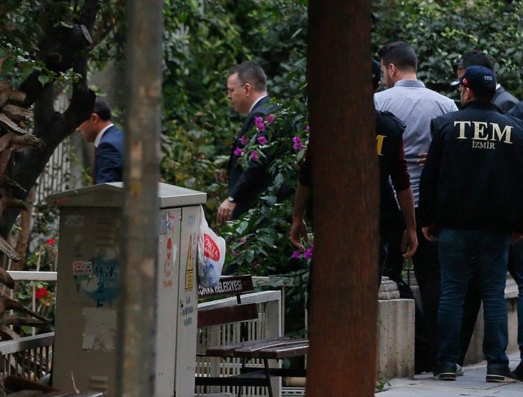 <p>Ayrıca başka bir kaynaktan aldığı bilgiye dayanarak da Brunson’un Türkiye’den bu gece ayrılacağını duyurdu.</p>