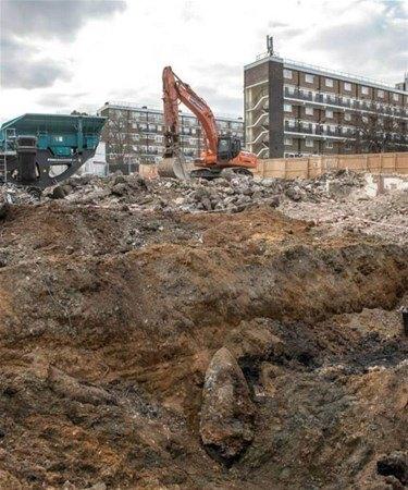 <p>Londra'da bir inşaatta çalışan işçiler, bulduklarıyla şoke oldular. </p>
