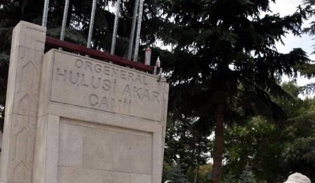 <p>Milli Savunma Bakanı Hulusi Akar'ın kendisi ve ailesi adına memleketi Kayseri'de yaptırdığı Selçuklu motifleriyle bezenen cami, cumartesi günü kente gelecek olan Cumhurbaşkanı Recep Tayyip Erdoğan tarafından ibadete açılacak. </p>
