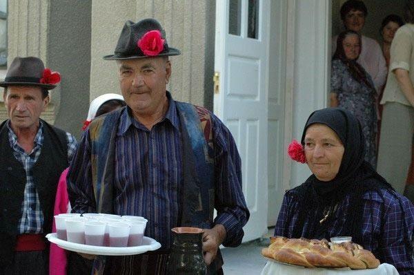 <p>Çünkü Rus emperyalizmi Gagauz Dilini ve Kültürünü neredeyse sindirmiş durumda. Gagauzca konuşanlar daha çok yaşlılar. </p>
