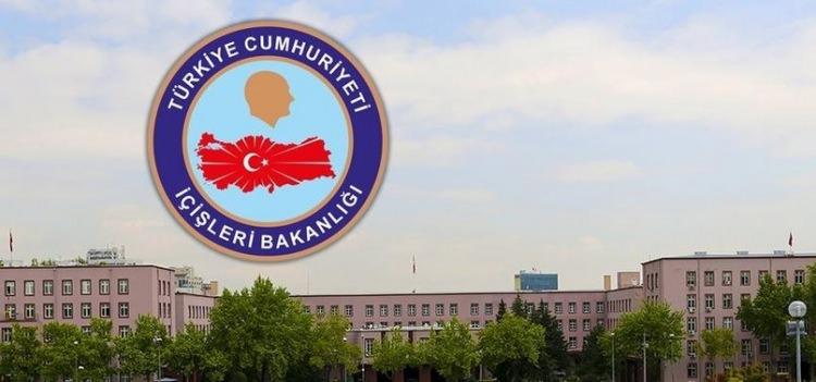 <div>Yabancılara kimlik numarası vermeye, yabancılar kütüğüne kaydetmeye ve herhangi bir işlem sebebiyle Türkiye'de bir kamu kurumuna veya dış temsilciliklere müracaat eden yabancılara, talep etmeleri halinde yabancı kimlik numarası vermeye İçişleri Bakanlığı yetkilidir.</div>
<div> </div>