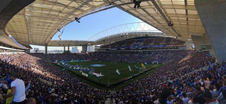 <p>25<br />
<br />
DRAGAO (PORTO)</p>
