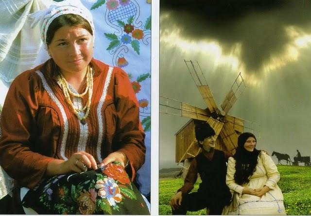 <p>Biz ise "topluş"u attık,yerine Arapça'dan meclis sözcüğünü aldık.Yine siyah sözcüğünü de örnek verebiliriz. Siyah sözcüğü literatürlerinde yok.</p>