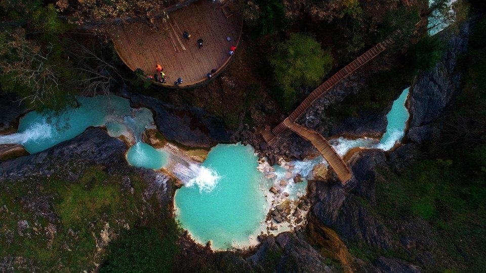 <p>Kuzalan Tabiat Parkı'nın en dikkat çeken değeri Mavigöl ise Giresun-Şebinkarahisar yolu üzerindeki Göksu Deresi'nde yer alıyor.</p>

<p> </p>
