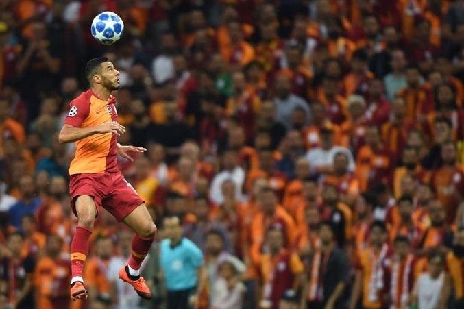 <p>Gamsız tavırlarıyla Galatasaraylı taraftarlardan sık sık eleştiren Belhanda'ya Bursaspor maçının ardından twitter üzerinden büyük tepki geldi.</p>
