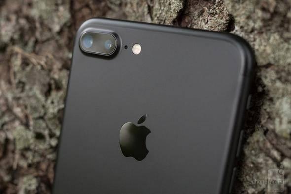 <p><strong>iPhone 7 Plus </strong></p>
<p>Ağırlığı: 188 gram <br />
Ekran çözünürlüğü: 5.5 inç ekran, 1080x1920 piksel çözünürlük</p>