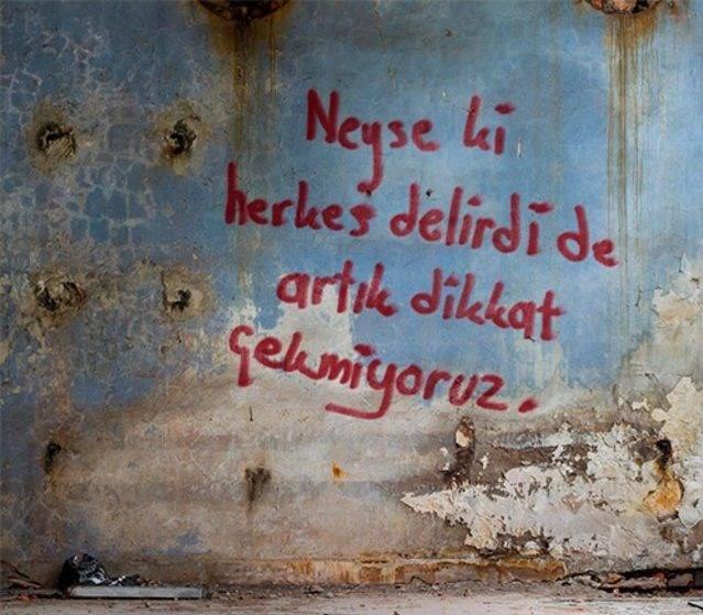 <p><strong>NEYSE Kİ HERKES DELİRDİ DE ARTIK DiKKAT ÇEKMİYORUZ</strong></p>
