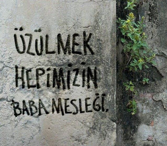 <p><strong>ÜZÜLMEK HEPİMİZDE BABA MESLEĞİ</strong></p>
