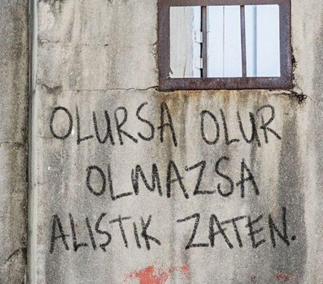 <p><strong>OLURSA OLUR OLMAZSA ALIŞTIK ZATEN</strong></p>
