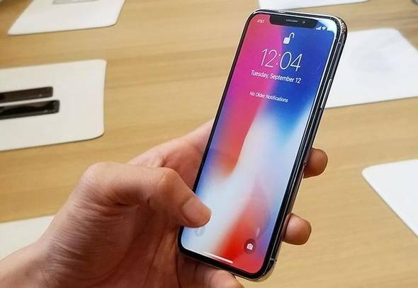 <p><strong>iPhone X </strong></p>
<p>Ön kamera: 7 MP<br />
Arka kamera: Her biri 12 MP çift kamera</p>