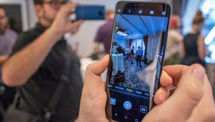 <p>Huawei bu modelde de Kirin 980 işlemciye yer veriyor. Model Android 9 ile beraber geliyor.</p>
