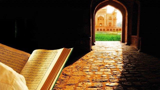 <p>35- <strong>"Kim bana bir defa salavat-ı şerife okursa Allah Teala ona on salat eder."</strong></p>
<p><span style="color:#800080"><strong>Müslim, Sahih, Salat, 17. H.No; 408.</strong></span></p>
