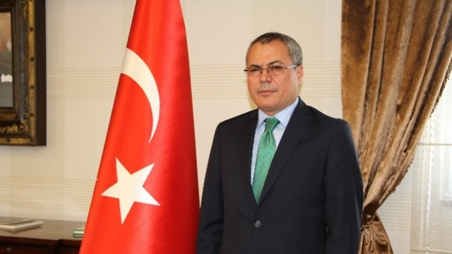 <p>Batman Valisi Ahmet Deniz Manisa Valiliğine,</p>

<p> </p>
