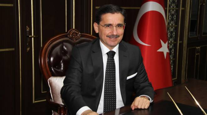 <p>Ankara Valisi Ercan Topaca mülkiye başmüfettişi olarak görevlendirildi, <span style="color:rgb(255, 215, 0)">mülkiye başmüfettişi olarak görevlendirildi.</span></p>