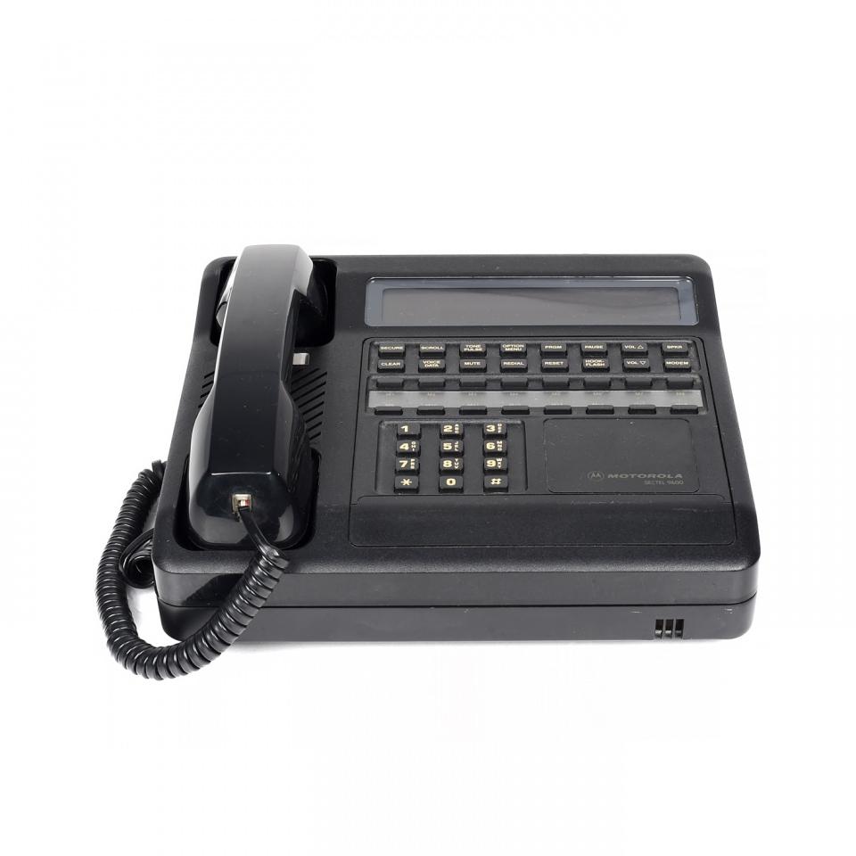 <p>Sanal müzede Sectel 9600 Kriptolu Telefon da yer aldı. Güvenli telefon görüşmelerinin yapılabilmesi için üretilen kriptolu telefon, MİT ve diğer gizli servisler tarafından uydu haberleşmelerinde kullanıldı.</p>
