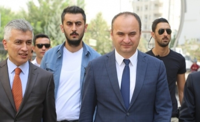 <p>İçişleri Bakanlığı Mülga Mahalli İdareler Genel Müdürü Ekrem Canalp Edirne Valiliğine,</p>

<p> </p>
