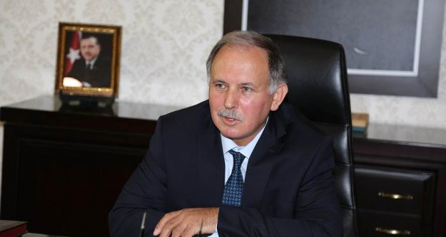 <p>Artvin Valisi Ömer Doğanay mülkiye başmüfettişi olarak görevlendirildi, <span style="color:rgb(255, 215, 0)">mülkiye başmüfettişi olarak görevlendirildi.</span></p>