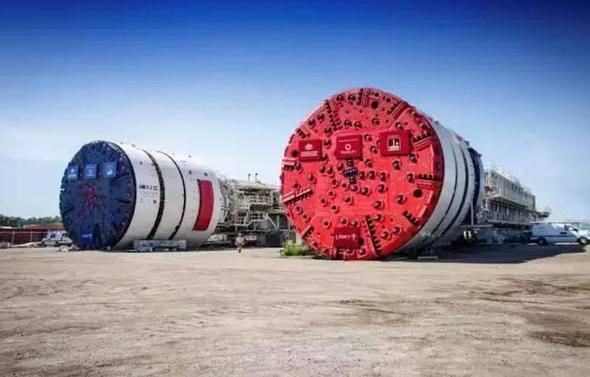 <p>Los Angeles'ın altındaki t&uuml;nel inşa edildiğinde yer altındaki elektrikli taşıyıcılar yayaları, ara&ccedil;ları ve motosikletlileri gidecekleri yere saatte 250 kilometre hızla ulaştırarak trafik sorununun &ccedil;&ouml;z&uuml;lmesine yardımcı olacak.</p>

<p>&nbsp;</p>
