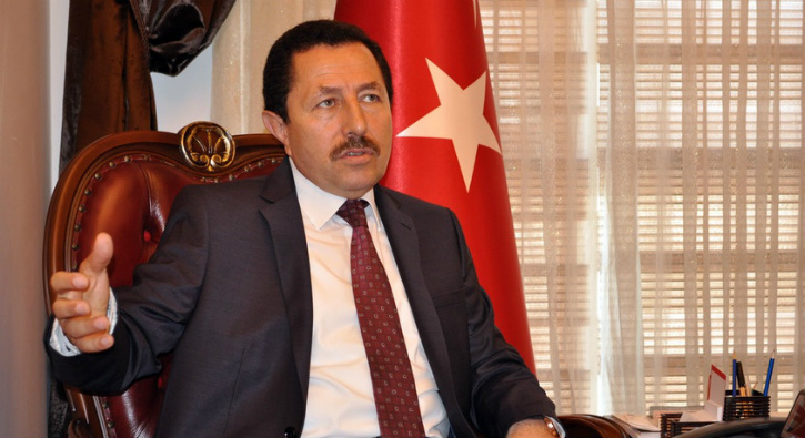 <p>Sakarya Valisi İrfan Balkanlıoğlu, <span style="color:rgb(255, 215, 0)">mülkiye başmüfettişi olarak görevlendirildi.</span></p>
