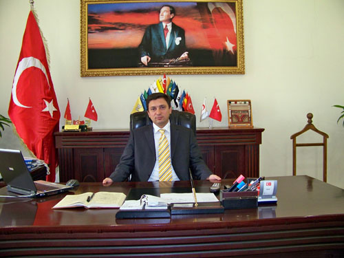 <p>Esenler Kaymakamı Hulusi Şahin Batman Valiliğine,</p>
<p> </p>