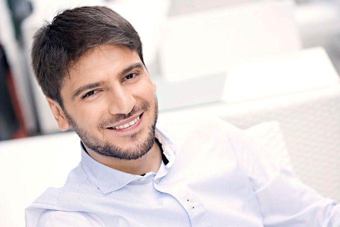 <p><span style="color:#800080"><strong>İŞTE YILLAR İÇİNDE DEĞİŞEN SAMİ YUSUF...</strong></span></p>