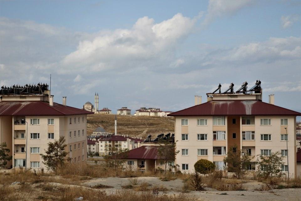 <p>23 Ekim 2011'de meydana gelen 7,2 büyüklüğündeki depremle büyük hasar gören Van, aradan geçen 7 yıllık sürede yapılan yatırımlarla depremin izlerini sildi. </p>